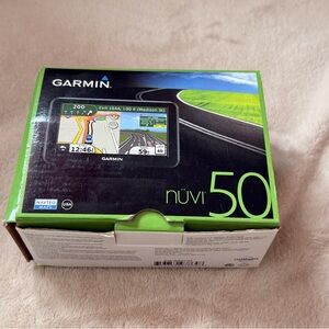GARMIN Nuvi 50LM GPS Nav. Bundle Black 5.5" LCD SCREEN